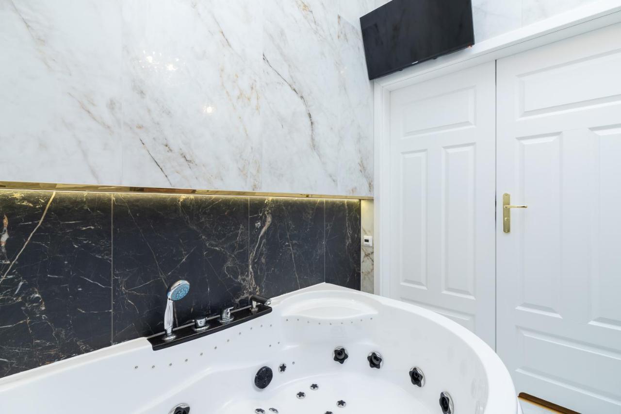 קרקוב Kazimierz Studio With Jacuzzi By Renters Prestige מראה חיצוני תמונה